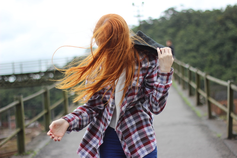 lifestyle, hairstyle, waist up, standing, long hair, inverno, sport, human hair, pretty, plaid, young adult, adult, wearing, black, portrait, redhead, 5K