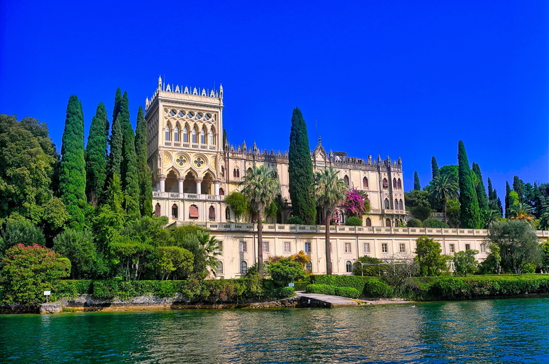 The Island Of Garda, Italy, trees, Lombardy, 2K, lake, Island Borghese, Villa, Lake Garda, Villa Borghese Cavazza, Garda, the building