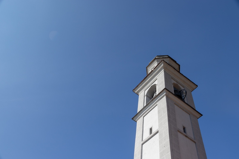spirituality, sunlight, clear sky, 5K, building, built structure, copy space, chiesa san simone e fedele, clock, nature, switzerland, blue, tower, architecture