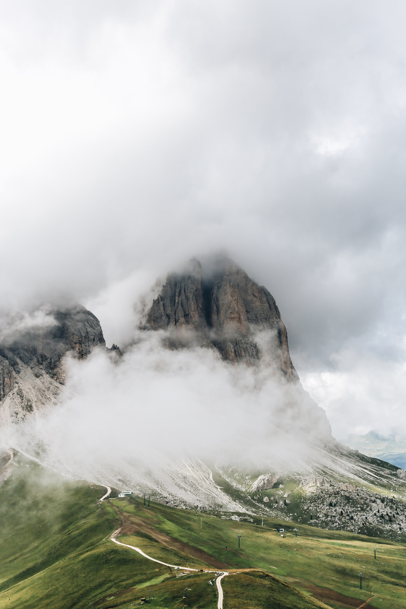 environment, sea waves, mountain, non-urban scene, crest, sky, plateau, gray, nature, grass, water, travel destinations, beauty in nature, fog, mountain range