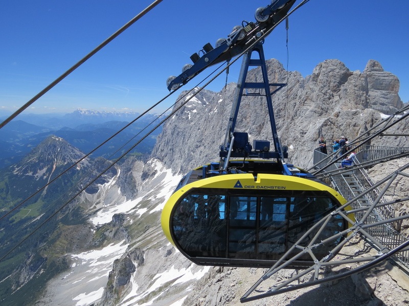 real people, winter, holiday, ski lift, overhead cable car, dachstein, mountain, connection, cold temperature, day, snowcapped mountain, sky, formation