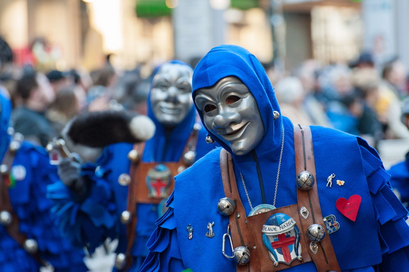 group of people, blue, street, ceremony, day, performance, focus on foreground, incidental people, city, unrecognizable person, germany, parade, art and craft