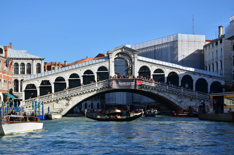 travel, arch, 4K, bridge - man made structure, passenger craft, connection, rialto, building exterior, canal, nautical vessel, outdoors, tourism, venice
