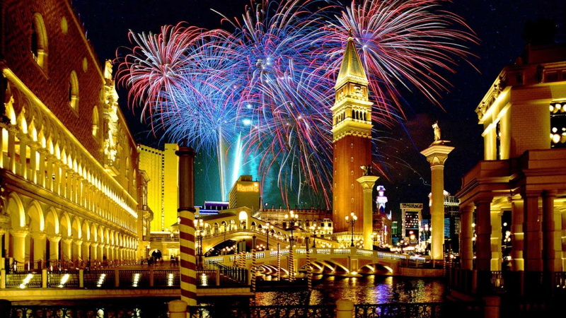 motion, celebration, europe, rialto bridge, night, building, building exterior, built structure, architecture, arts culture and entertainment, reflection