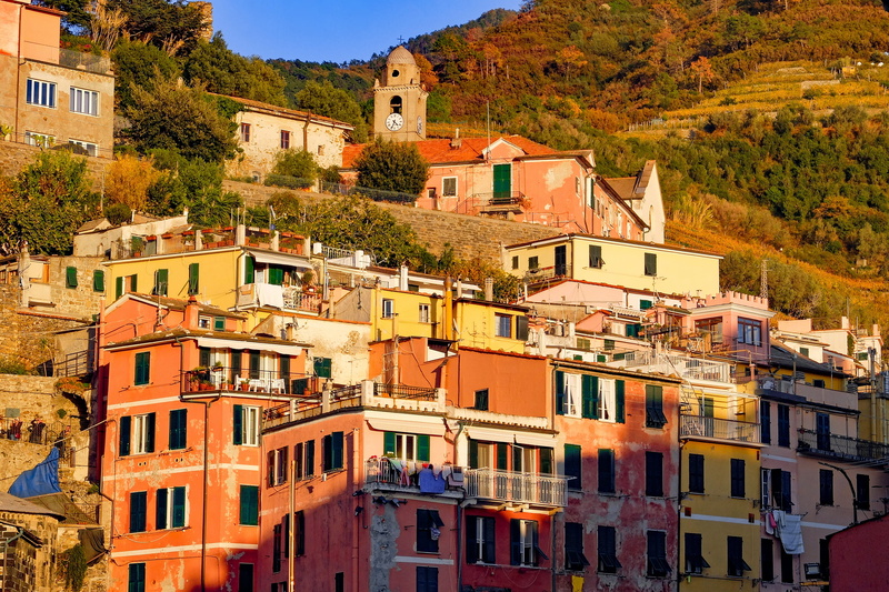 town, no people, water, residential district, townscape, apartment, italy, landscape, city, building exterior, vernazza, day, plant, house, colorful, row house