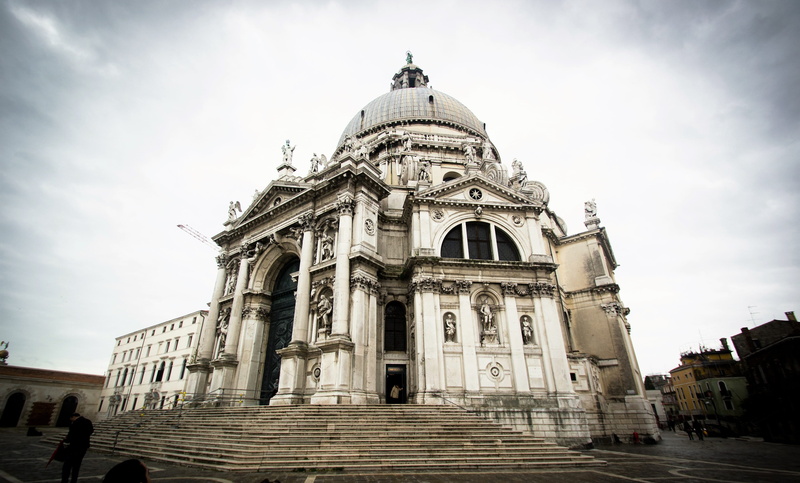 travel destinations, low angle view, city, no people, venice, place of worship, antique, spirituality, 4K, canal, water, tourism, built structure, gondola