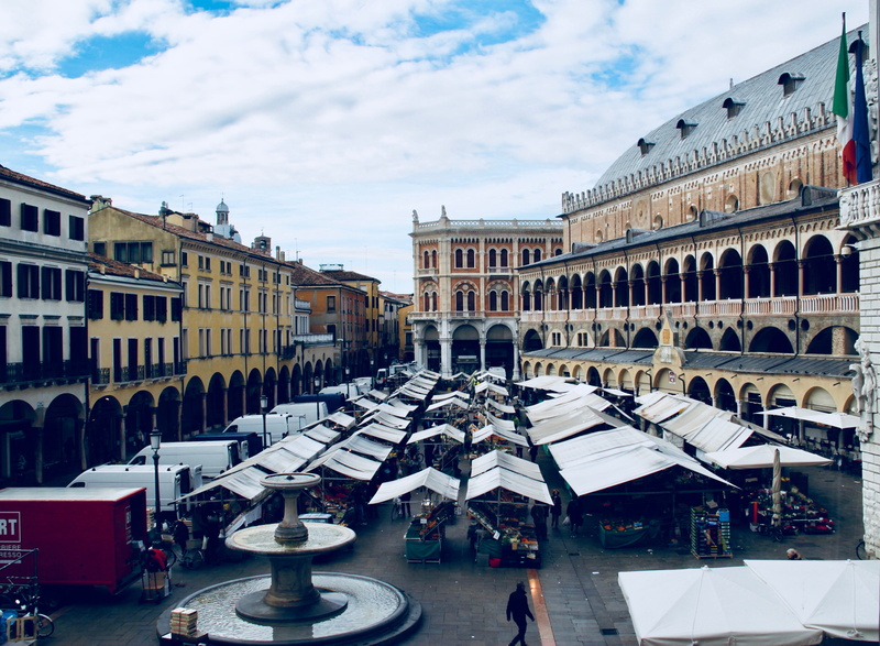 travel destinations, market, architecture, italia, palazzo moroni, padova, history, flag, piazza delle erbe, city, city life, outdoors, nature, square