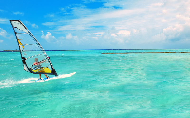 sky, 5K, Surfing, blue, black, scenics - nature, men, horizon, leisure activity, Sports, horizon over water, white, Water, Windsurfing, aquatic sport