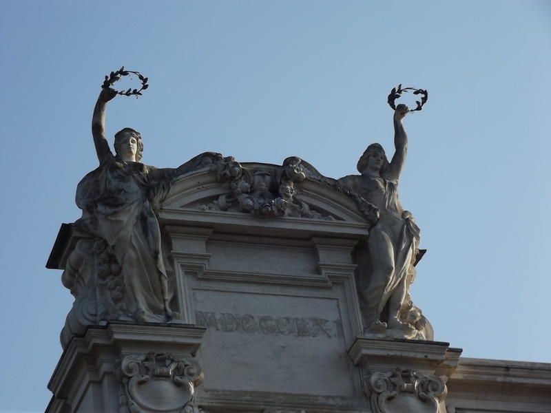 male likeness, 1080P, low angle view, sky, Rome, architecture, sculpture, craft, no people, the past, creativity, statue, outdoors, architectural column