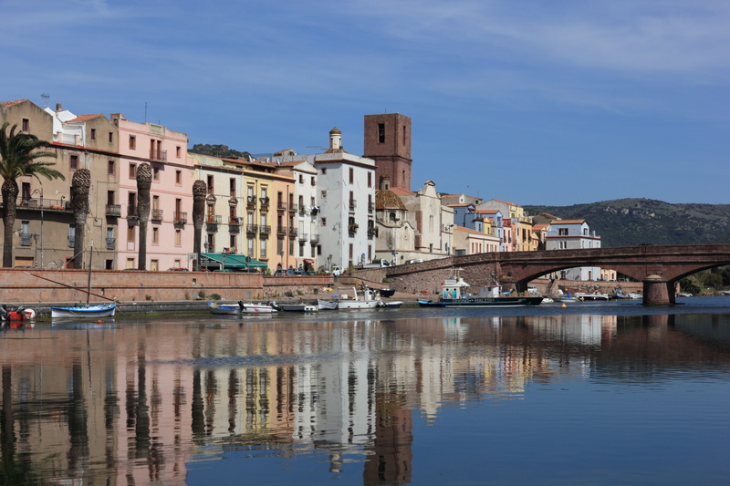 cityscape, Bosa, 4K, building exterior, travel destinations, residential district, famous Place, reflections, reflection, transportation, no people, nature