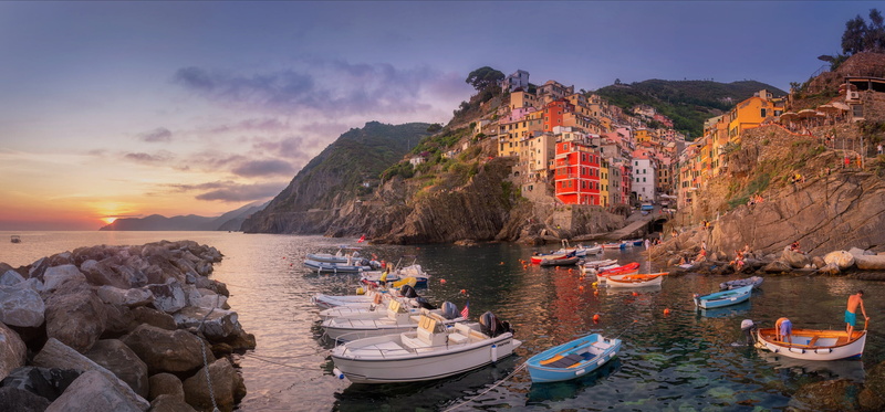 Mike Reifman, Liguria, Riomaggiore, Cinque Terre, town, rocks, boats, shore, home, sea, sunset, 2K, Italy