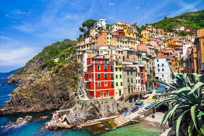 Riomaggiore, 5K, rocks, travel, houses, sea, Villa, coast, Italy