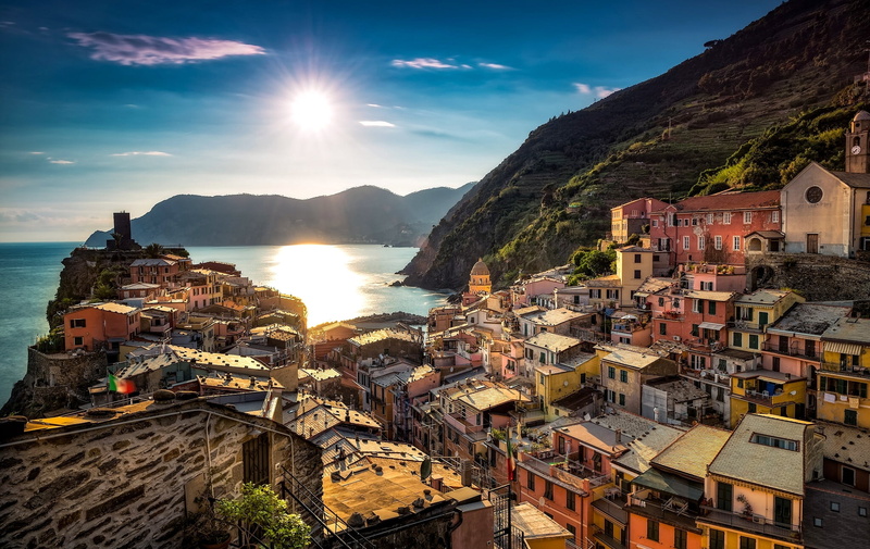 Liguria, townscape, residential district, Italy, outdoors, architecture, lens flare, Vernazza, high angle view, sunrise, built structure, city, sunlight