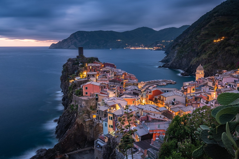the evening, Liguria, 1080P, building, Italy, Cape, home, Vernazza, mountains, Cinque Terre, The Ligurian sea, sea, coast, Ligurian Sea