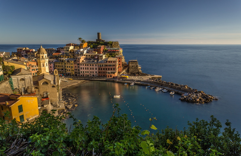 home, 5K, Vernazza, Liguria, The Ligurian sea, harbour, branches, boats, Cinque Terre, horizon, building, Ligurian Sea, Italy