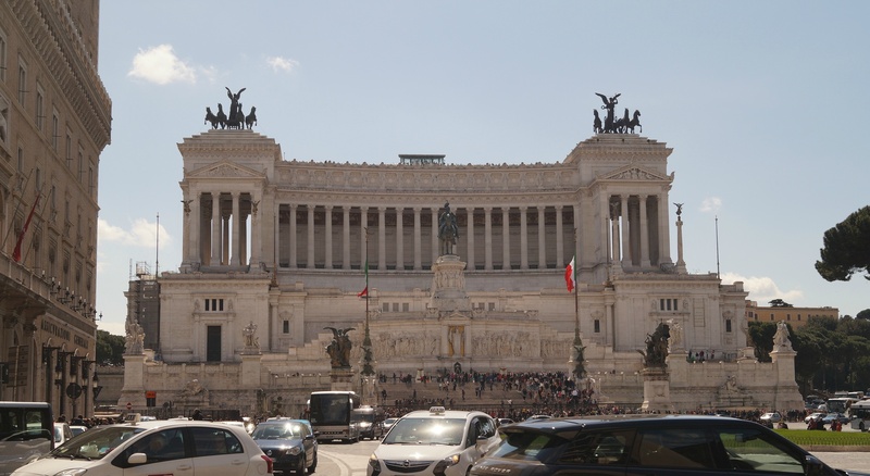 famous Place, travel, architecture, motor vehicle, history, roman holiday, land vehicle, statue, mode of transportation, architectural column, outdoors