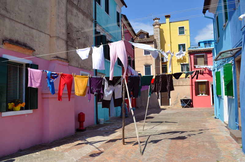 building, textile, architecture, drying, wind, holiday, building exterior, burano, outdoors, summer, sea, multi colored, 4K, colors, clothing, hanging