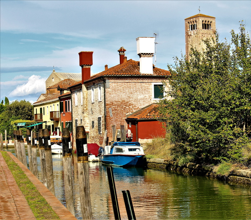 picturesquely, summer, old house, stone-built house, canal, world, house, solar, trip, plants, peaceful, tourist destination, tree, no people, sea, torcello