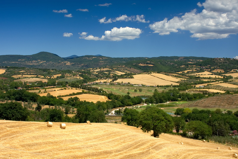 rural scene, beauty in nature, sky, maremma, tree, hay, agriculture, horizon, 5K, growth, environment, farm, environmental, blue, scenics - nature, no people