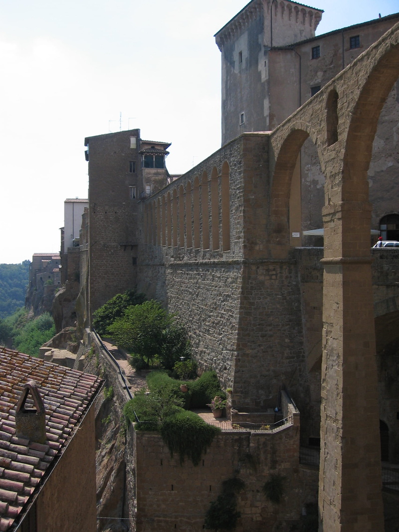 building exterior, history, Stone, ancient, outdoors, city, masonry, stone, City, arch, no people, tourism, old, built structure, castle, travel, the past