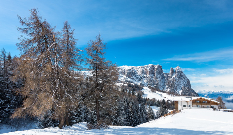 snowy, no people, outdoors, tranquil scene, tranquility, sky, snowcapped mountain, plant, beauty in nature, white color, tree, 5K, blue, land, day, winter magic