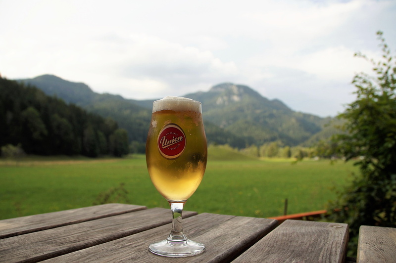 wood - material, glass, garden restaurant, mountain range, alcohol, a glass of beer, the brewery union, 5K, tranquil scene, union, absence, day, tourism