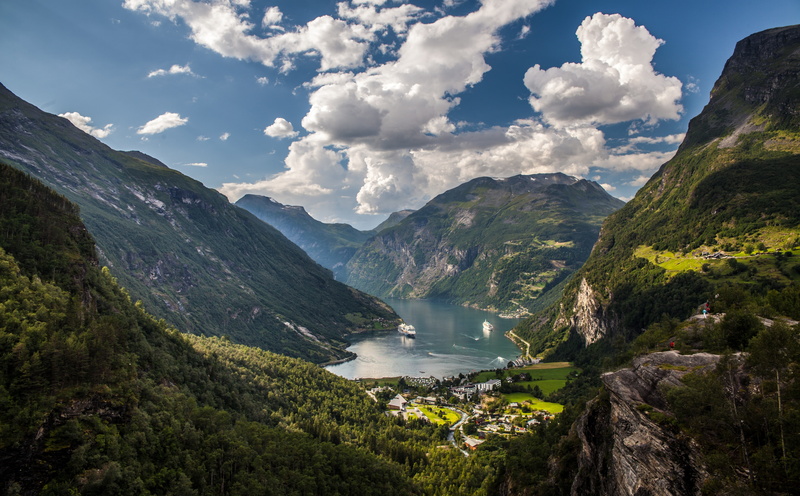 noruega, tranquil scene, body, cloud - sky, geiranger, day, mountain, non-urban scene, Landscape, mountain range, Europe, beauty in nature, environment