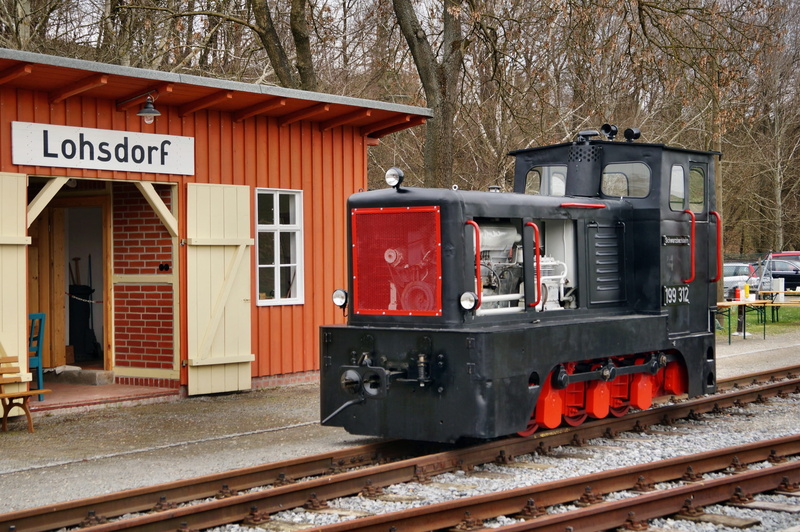 text, 1080P, business, rail transportation, historical, outdoors, train, train - vehicle, railroad station, near, mode of transportation, railway, station lohsdorf