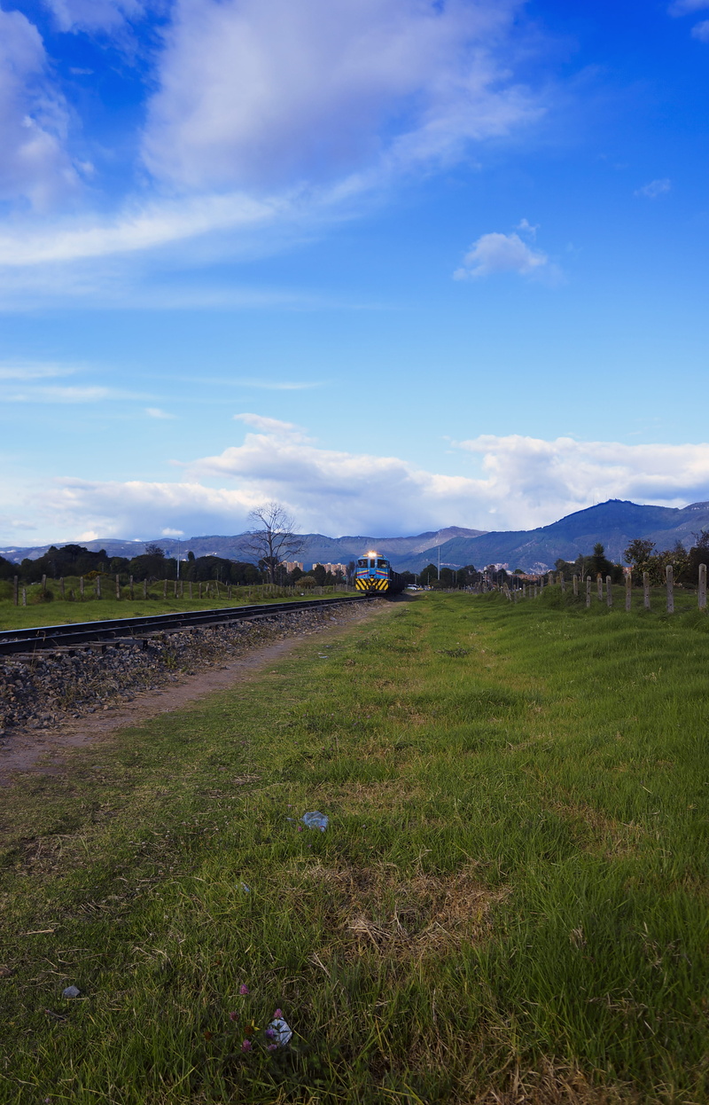 vias, rural scene, non-urban scene, scenics - nature, no people, nature, ferrocarrill, tranquil scene, sky, blue, growth, environment, colores, 2018, green color