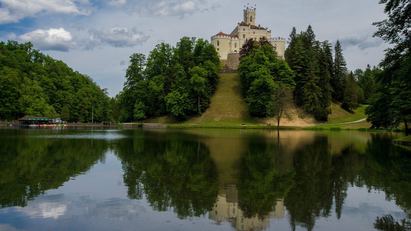 Zagorje, flag, trees, day, Europe, reflection, Croatia, ancient, building exterior, path, growth, plant, cloud - sky, clouds, tree, trakoscan castle, sky