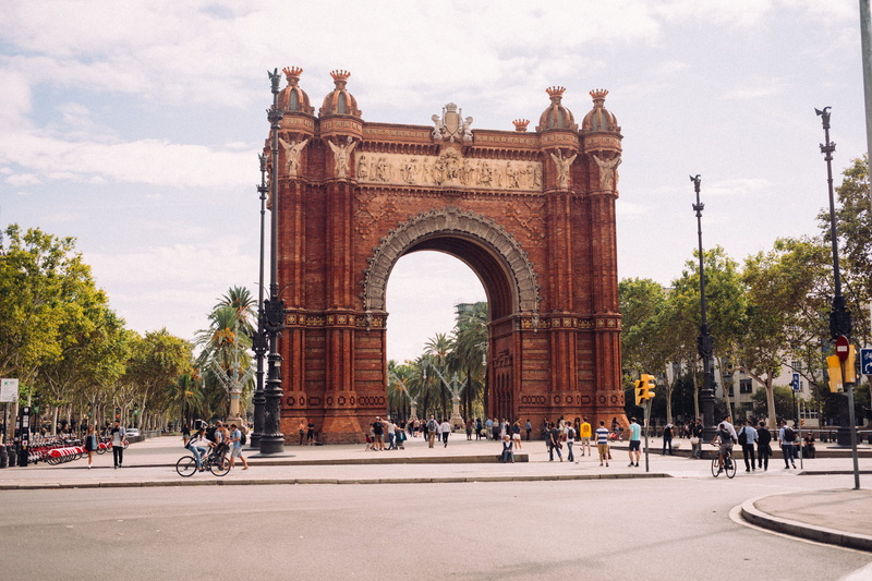 history, travel, built structure, sky, tourism, the past, 5K, arc de triompf, destinations, plant, tree, barcelona, arco de triunfo de barcelona, day
