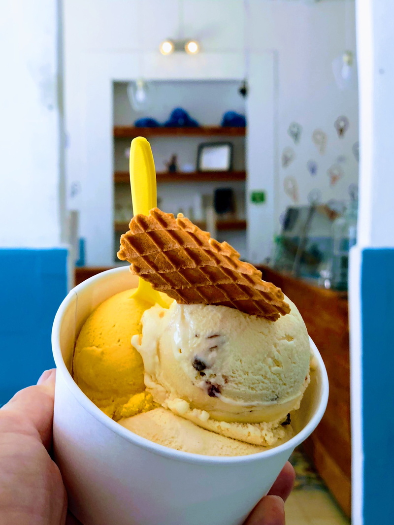 food, temptation, dairy product, human body part, finger, mexico, hand, frozen, dessert, vintage, unhealthy eating, frozen sweet food, human hand, pola gelato shop