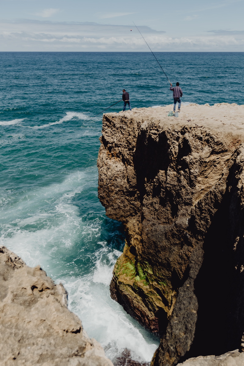 travel, ocean, water, rock formation, beach, da, real people, algarve, rock - object, sky, praia, sea, atlantic, horizon over water, beauty in nature, outdoors