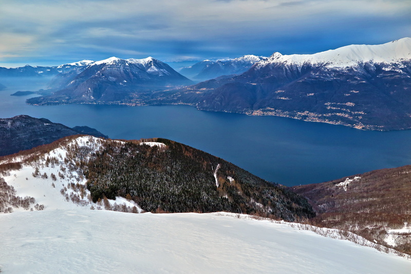 beauty in nature, no people, italy, lake como, winter, water, non-urban scene, 4K, mountain peak, day, cloud - sky, environment, snowcapped mountain, scenics - nature