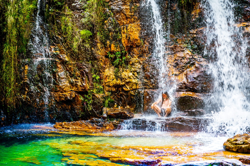 turquoise, motion, crystal clear, flowing, flowing water, land, no people, splashing, 5K, power in nature, power, waterfall, beauty, rocks, chapada dos veadeiros