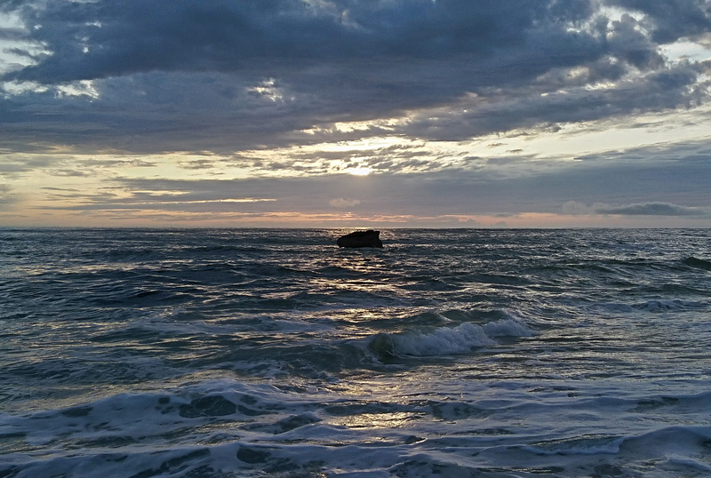 waterfront, no people, waves, water, oceano atlântico, sea, sky, ondas, beauty in nature, scenics - nature, atlantic ocean, sunset, tranquil scene, horizon