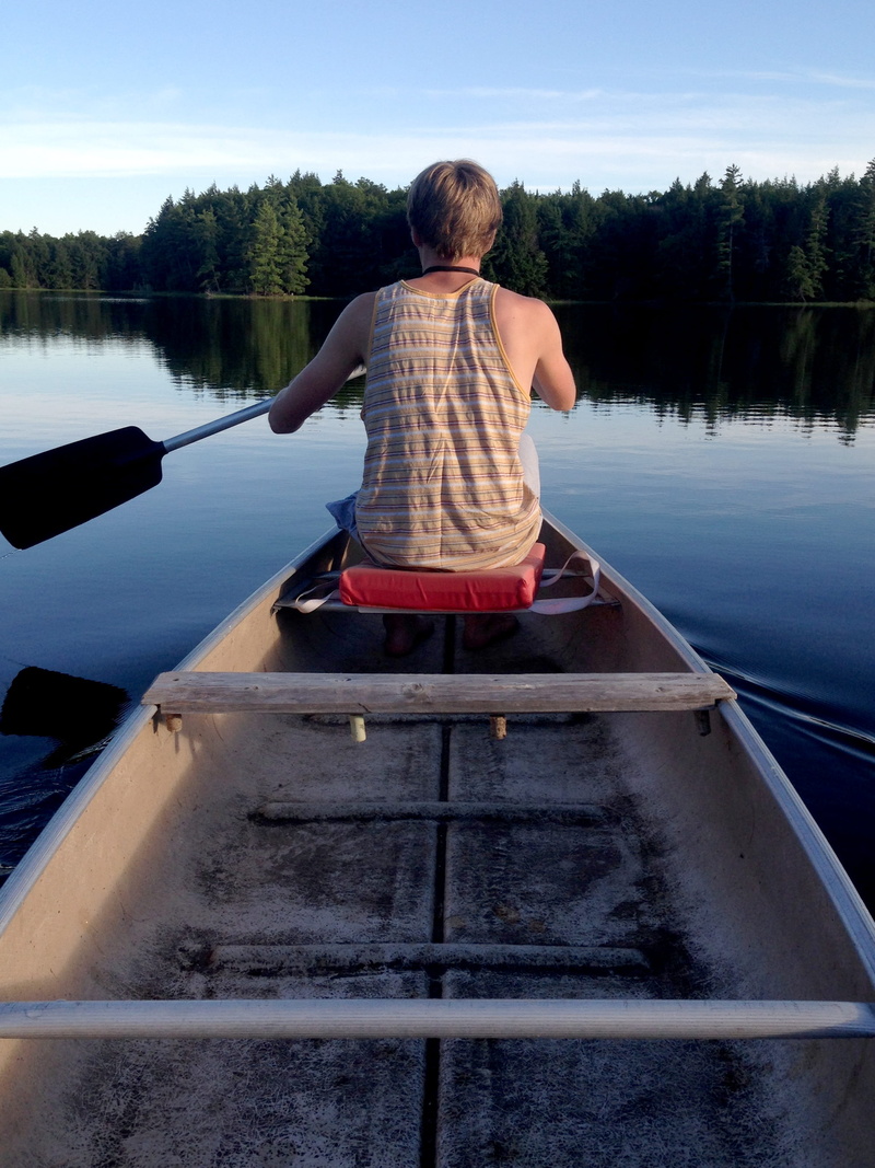 nautical Vessel, boat rowing, lifestyles, one Person, sitting, person, real people, summer, transportation, lake, rear view, man, rowboat, adult, oar, tranquil Scene