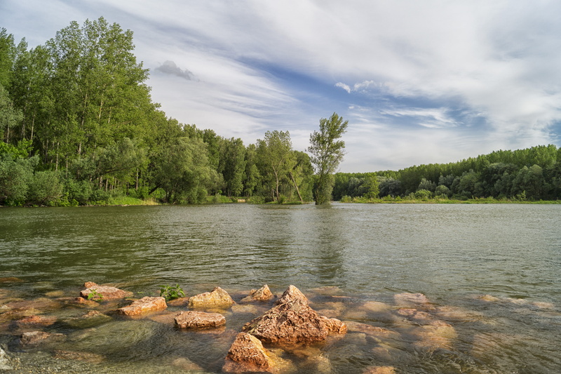 lake, pond, nyár, non-urban scene, water, folyó, rock, vízpart, sodrás, solid, scenics - nature, beauty in nature, green color, sky, tranquility, wilderness