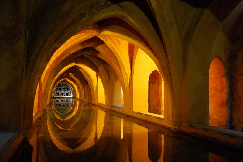 yellow, sevilha, built structure, water, espanha, luz, royal alcázar of seville, barrel, sevilla, indoors, food and drink, banhos, no people, the past