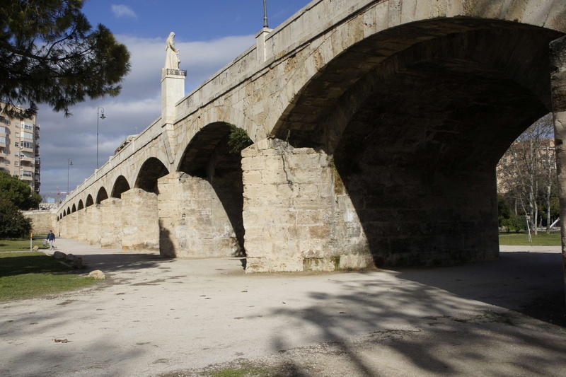 building exterior, architecture, no people, 4K, bridge - man made structure, plant, the past, shadow, nature, transportation, day, bridge, valencia, piedra