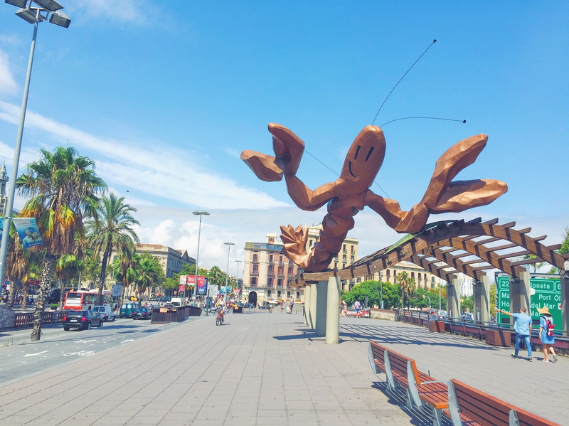 real people, summer, day, architecture, built structure, palm trees, incidental people, lobster, palm tree, footpath, sunlight, plant, sculpture, 1080P