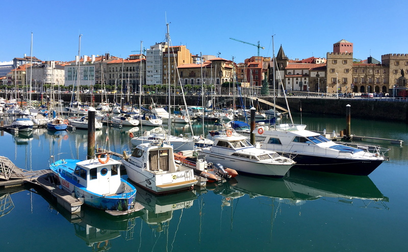 asturias, sailboat, gijón, mode of transportation, transportation, outdoors, building exterior, marina, port, built structure, moored, day, sky, architecture