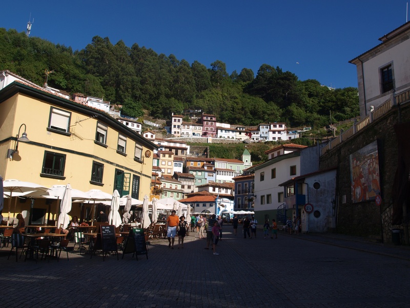 outdoors, crowd, city, building exterior, transportation, plant, incidental people, 2K, building, house, sky, residential district, people, asturias, cudillero