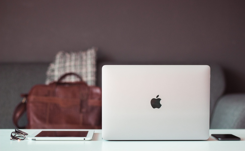wireless technology, two objects, air, absence, home interior, furniture, communication, laptop, sofa, still life, table, preparation, 5K, copy space
