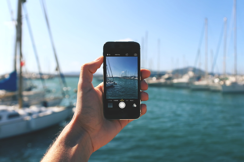 hand, telephone, s, mobile phone, body part, men, lifestyles, real people, 4K, one person, technology, watercraft, people, cellphone, wireless, person
