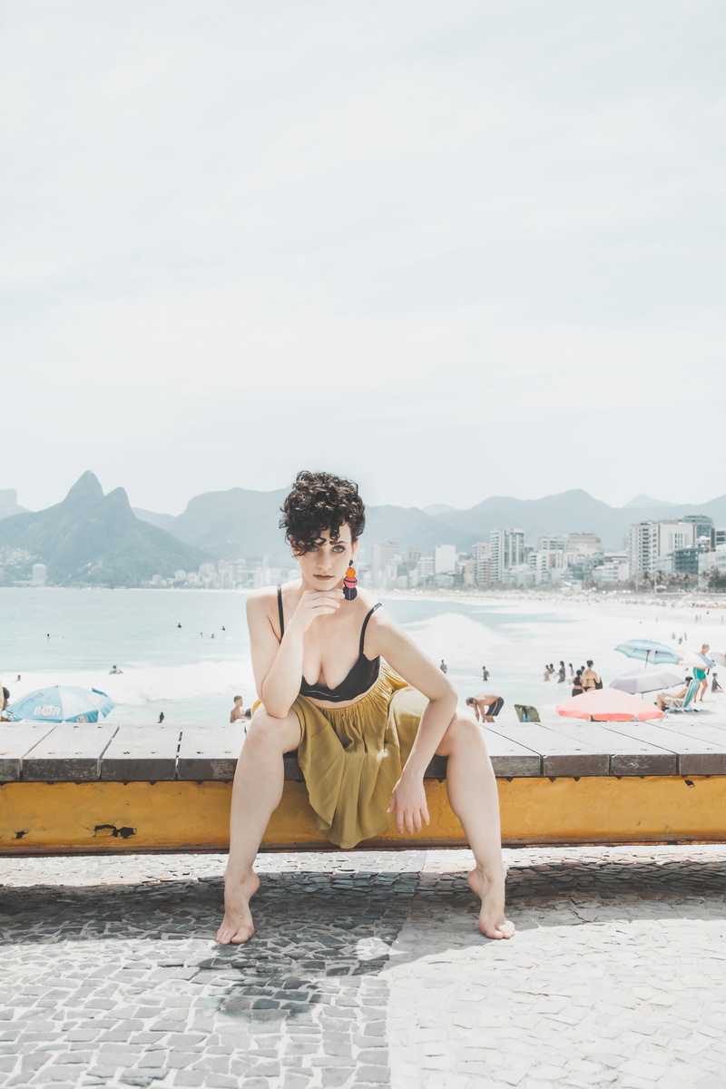 casual clothing, hairstyle, young men, people, young women, 4K, brasil, leisure activity, praium, mar, sea, dock, viewing, mulher, lifestyles, day, near