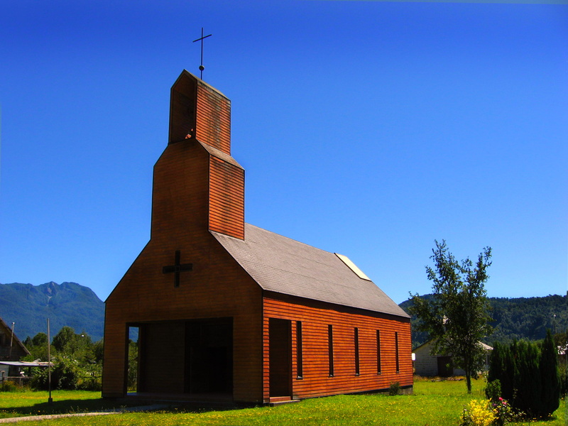 architecture, landscape, madera, house, sky, pueblo, place of worship, building, no people, travel destinations, iglesia, grass, day, blue, tower, plant