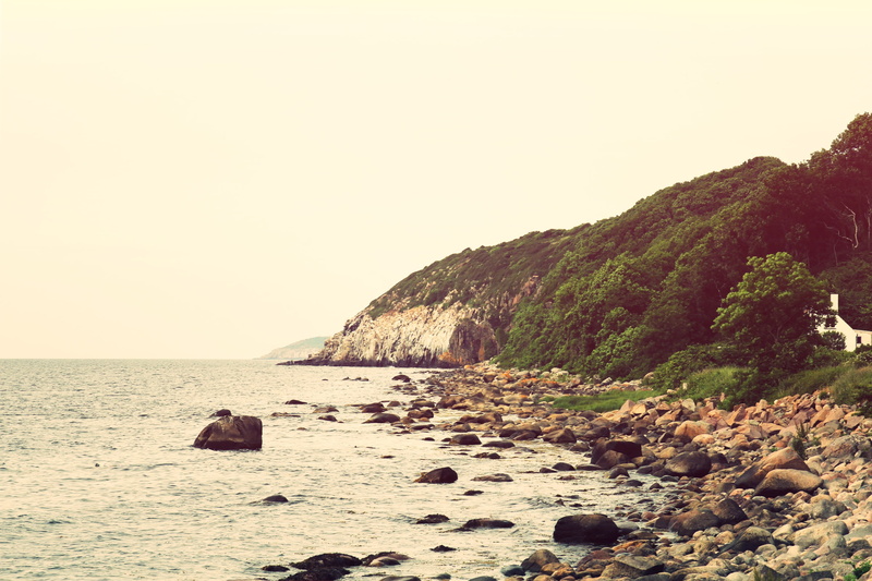 coast, escape, day, sky, 2K, cliffs, hut, rocky coastline, wild, vegetation, shore, coastline, solid, copy space, tranquil scene, nature, hidden, no people