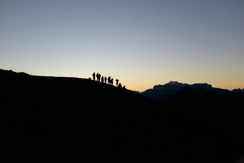 4K, silhouette, sunset, standing, beauty in nature, environment, nature, golden, photowalk, tranquility, unsplash, mountain range, land, tranquil scene