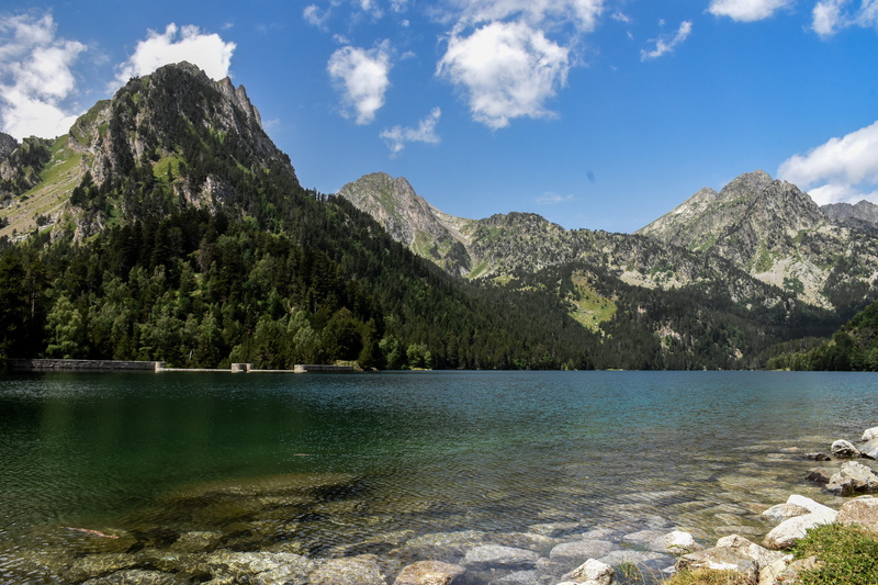 4K, non-urban scene, agua, rock - object, verde, rock, tranquil scene, no filter, azutl, estany sant maurici, sky, mountain, scenics - nature, naturaleza